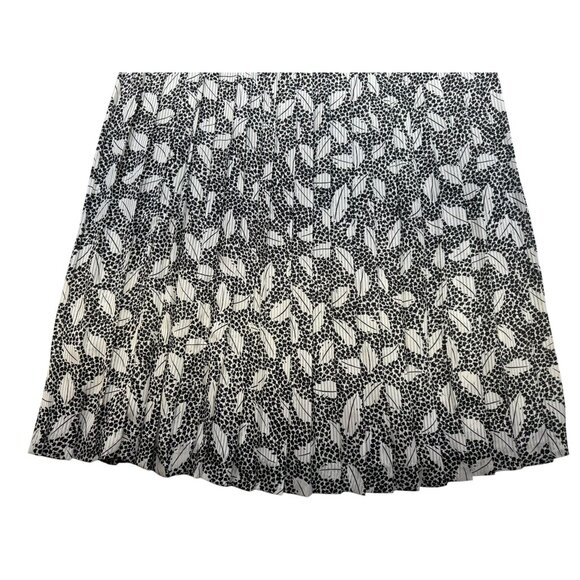 Alfred Dunner Womensl Pleated Skirt Size 18 Black & White Floral - Picture 8 of 9